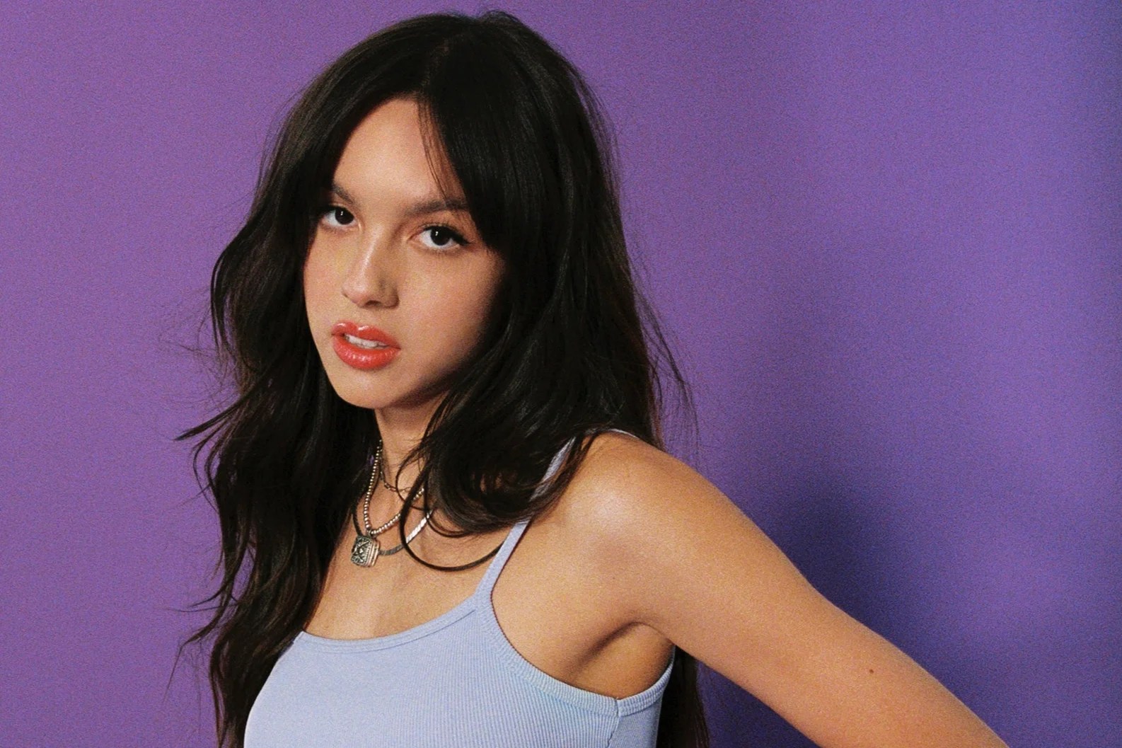 Olivia rodrigo sorgt mit ihrem aktuellen merch ihres neuen albums sour für aufregung. Olivia Rodrigo Sour album review: the perfect teller of