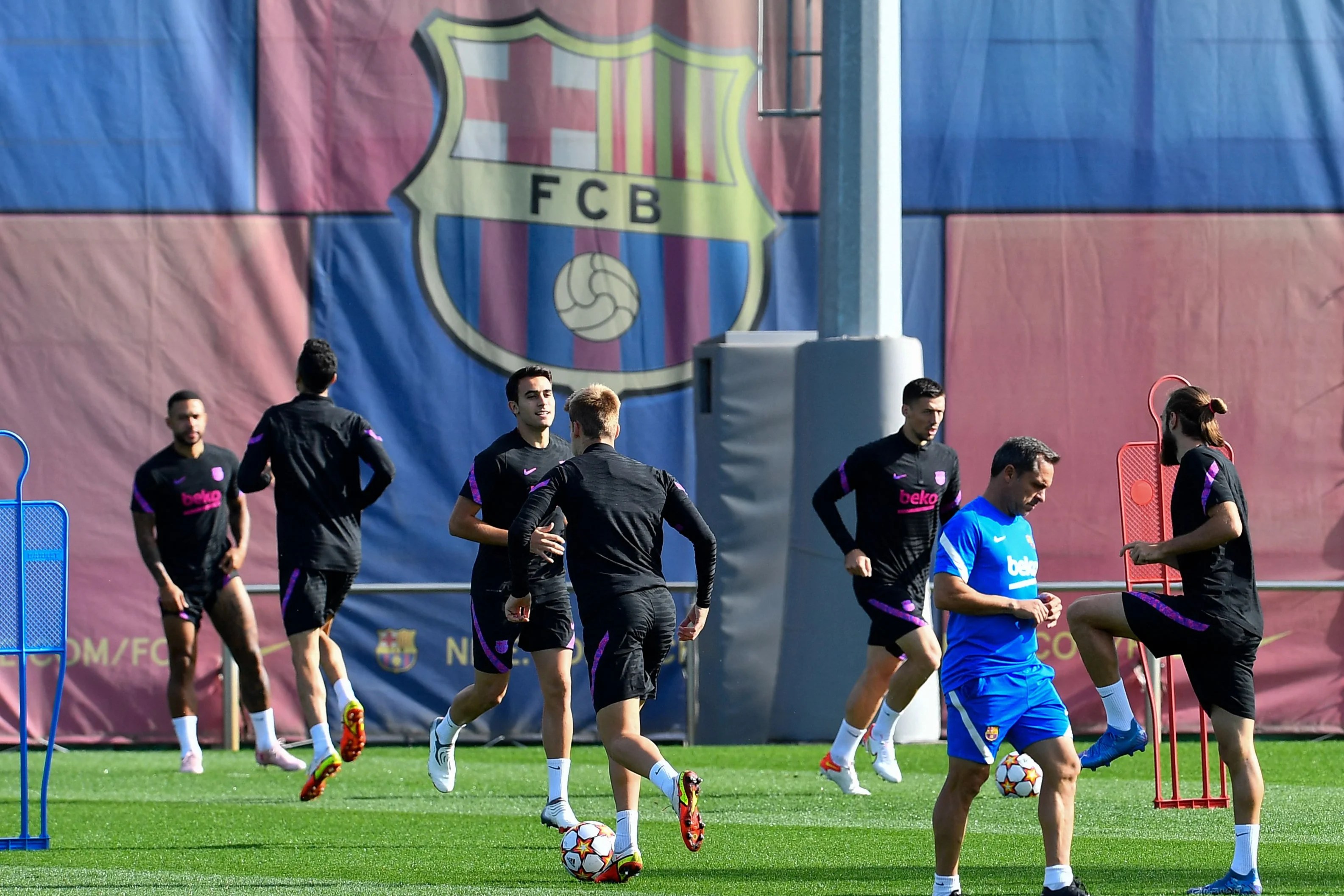 Fc barcelona is a legendary soccer team, but they also represent the soul of the city. Fc Barcelona Xi Vs Dynamo Kiev Starting Lineup Confirmed Team News Injury Latest For Champions League Today Evening Standard