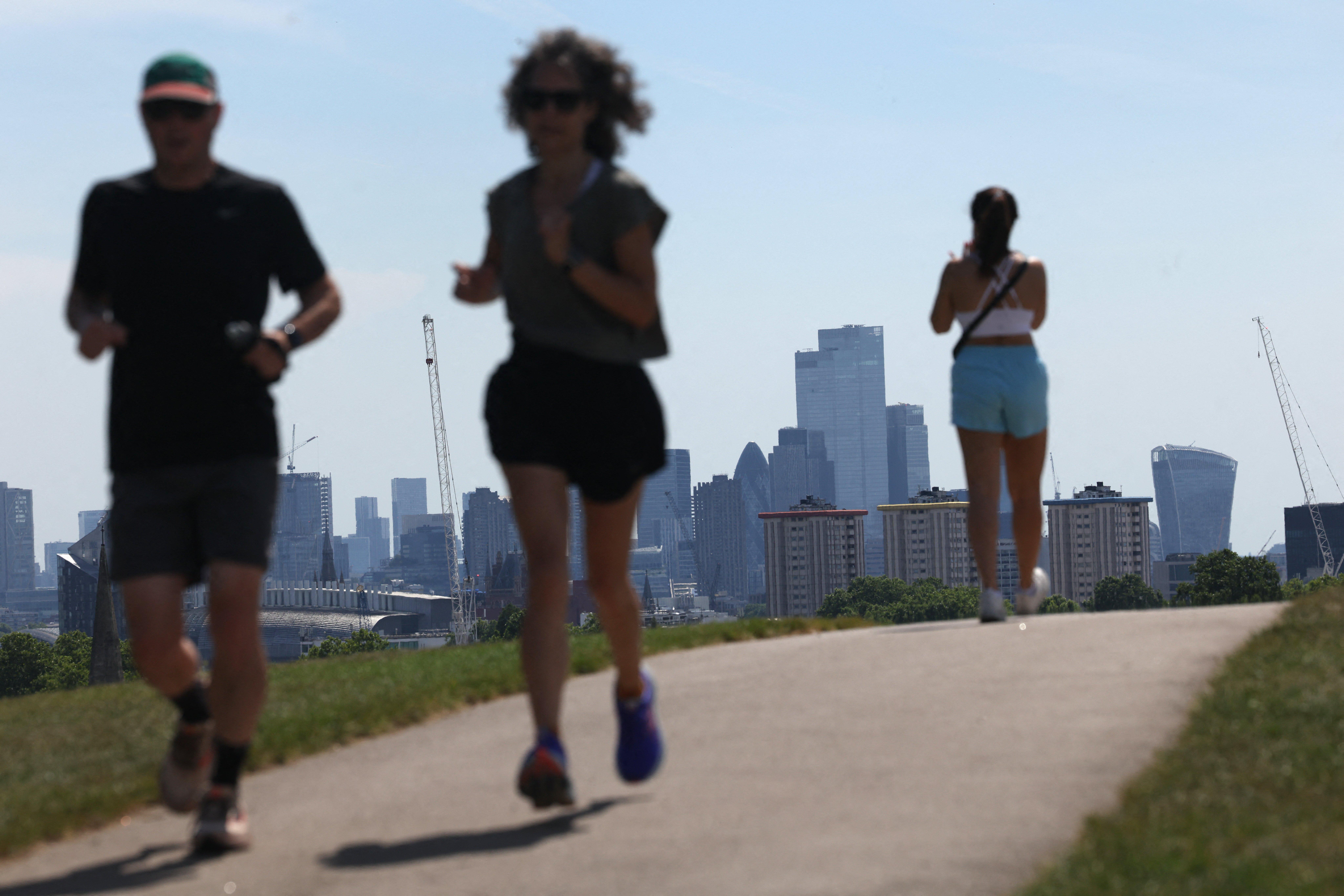 London's Heatwave: Water Conservation Tips and Hosepipe Ban (2026)