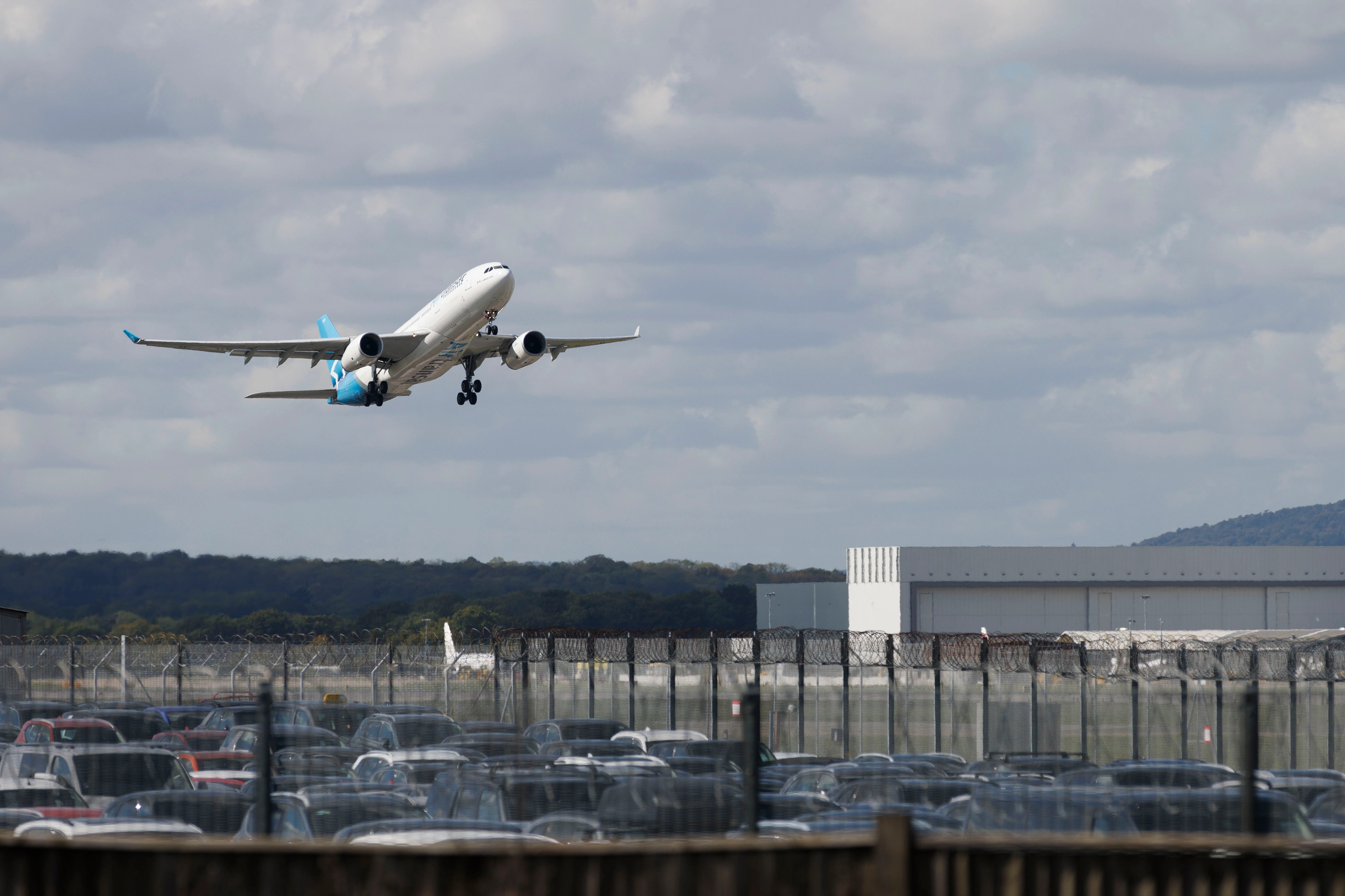 Pilot issues ‘flying saucer’ alert over Gatwick Airport as mystery disc passes passenger jet during landing