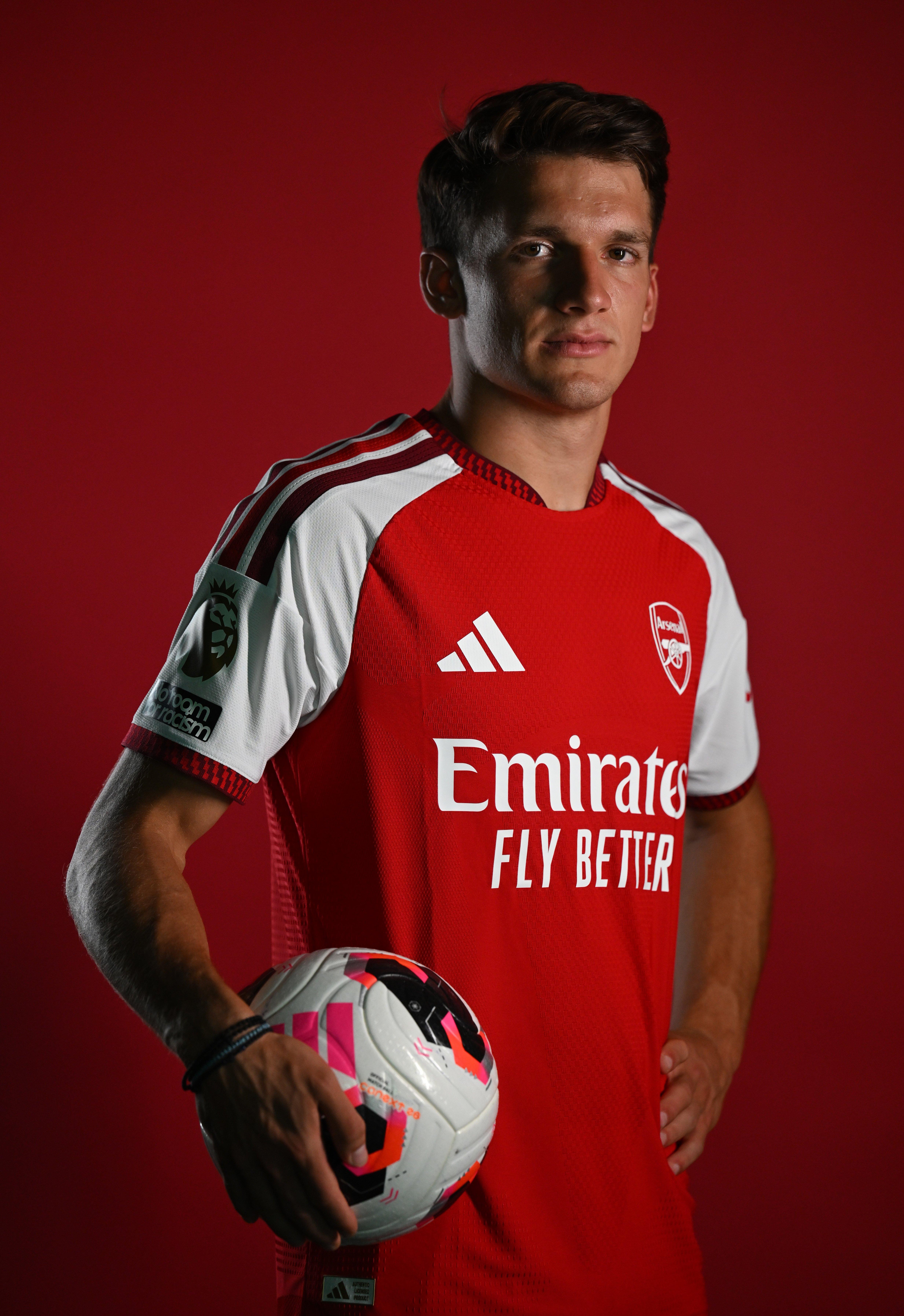 Arsenal's New Signing: Christos Tzolis Gets Shirt Number 17! | £34m Transfer Breakdown (2026)