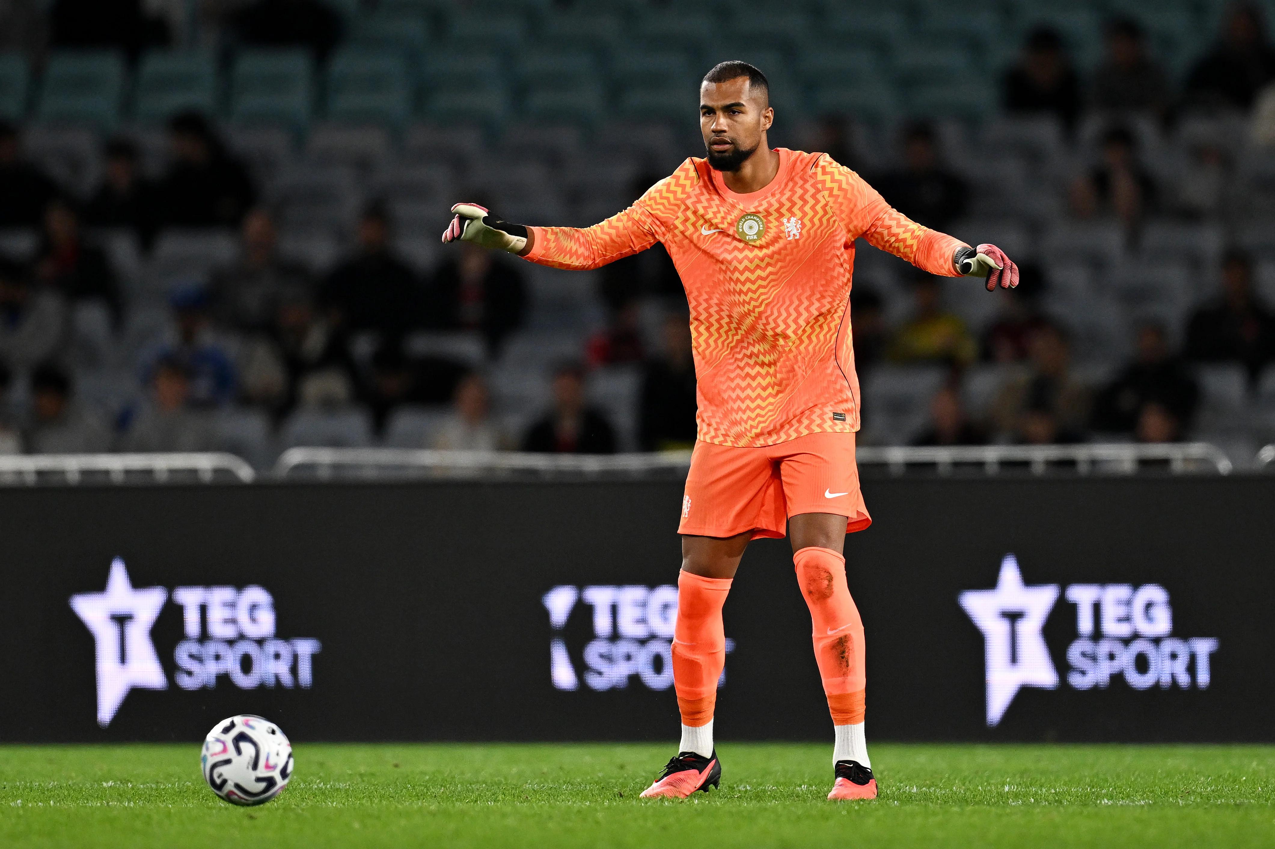 Chelsea FC's Goalkeeping Woes: Robert Sanchez Out, Xabi Alonso's Plan Unveiled (2026)