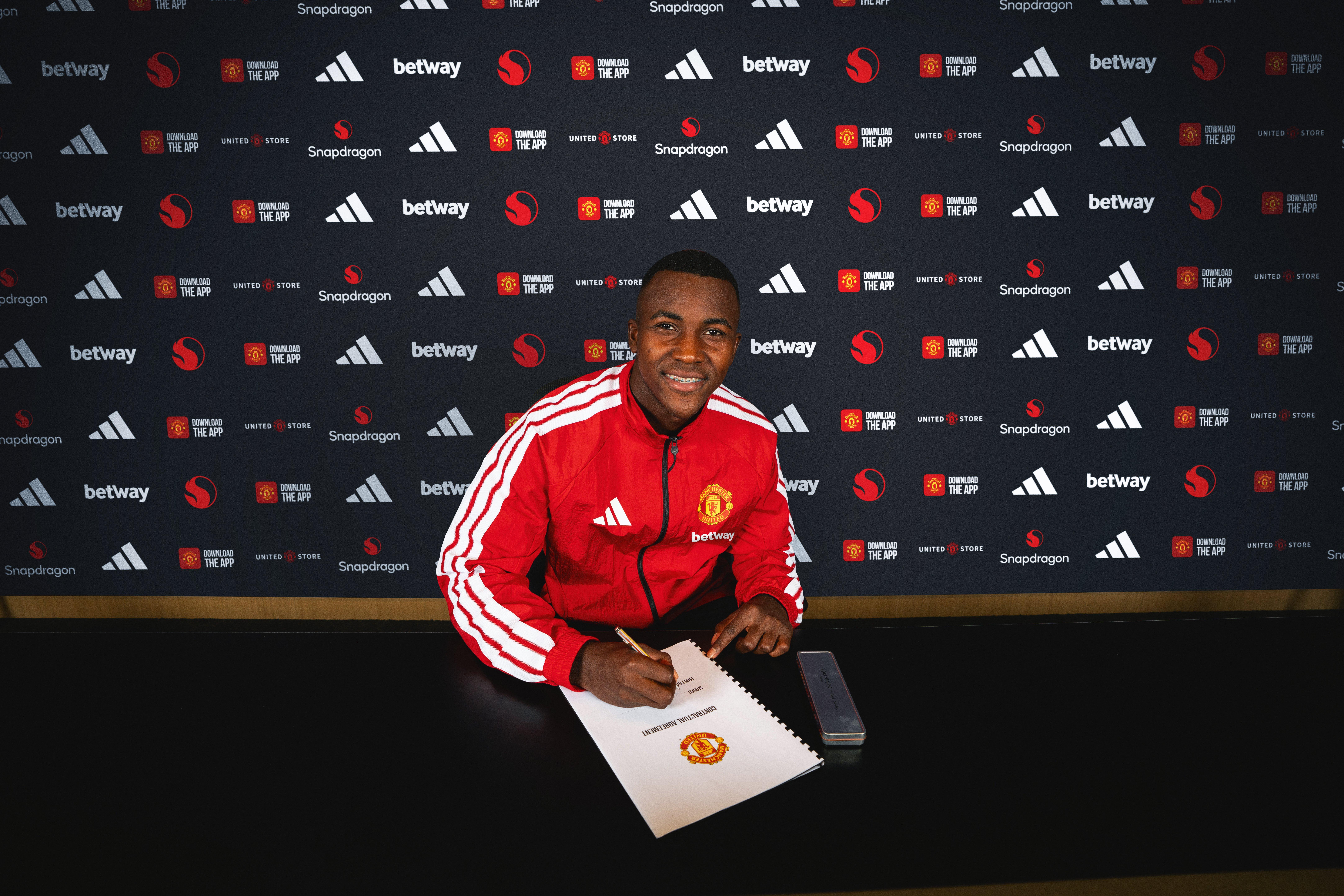 Manchester United's New Midfield Talent: Meet the 18-Year-Old Wonder Kid (2026)