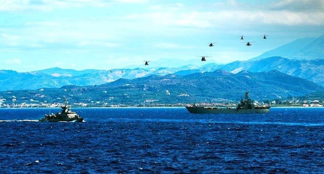 أرمادا بحرية إلى المنطقة... عرض عضلات أم ماذا؟ أرمادا بحرية إلى المنطقة... عرض عضلات أم ماذا؟