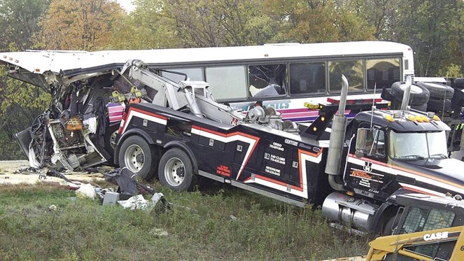 بالفيديو - رحلة سياحية تنتهي بفاجعة.. 11 قتيلًا و11 جريحًاَ! بالفيديو - رحلة سياحية تنتهي بفاجعة.. 11 قتيلًا و11 جريحًاَ!