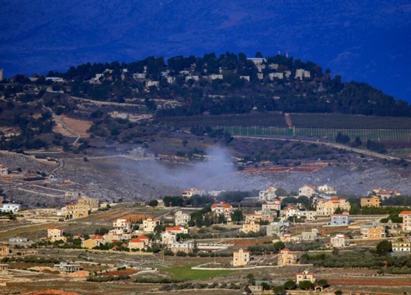 بالفيديو - مشاهد تحبس الأنفاس.. لحظة نجاة مواطنين من الغارة الإسرائيلية جنوب لبنان