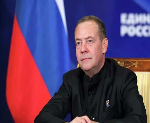 مدفيديف: فكرة واشنطن لإنشاء مجموعة الخمسة بمثابة صفعة لأوروبا