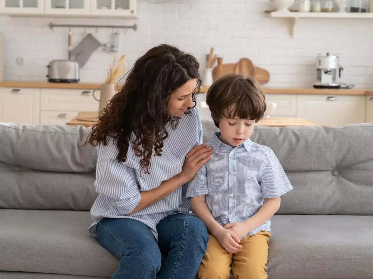 Parents of confident kids avoid doing these things | The Times of India