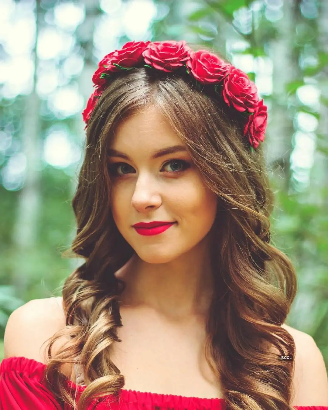 Alina Nikitina nailed the look with her flawless pose during the photo shoo...