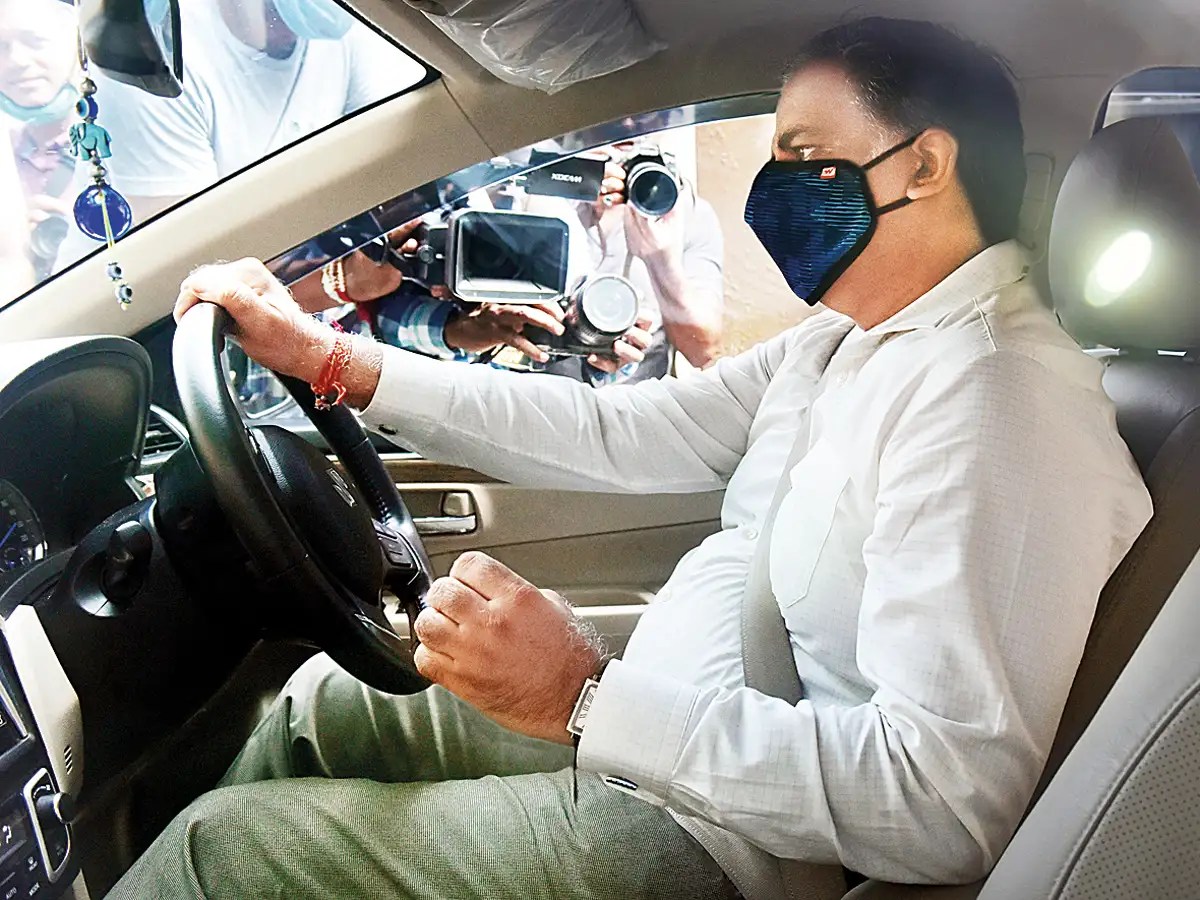 6 the times of india. Rhea Chakraborty Was In Touch With Drug Peddlers Lawyer Satish Maneshinde Denied Allegations Says She Is Ready For A Blood Test