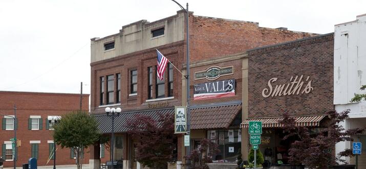 Newly constructed at the piney chapel trailhead, is a pavilion with restrooms, parking lot for vehicles/horse trailers, and hitching posts. Top 20 Things To Do In Athens Alabama Updated 2021 Trip101