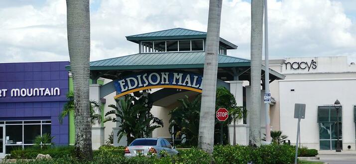 top 10 shopping malls in fort myers florida trip101 on pet kingdom fort myers complaints