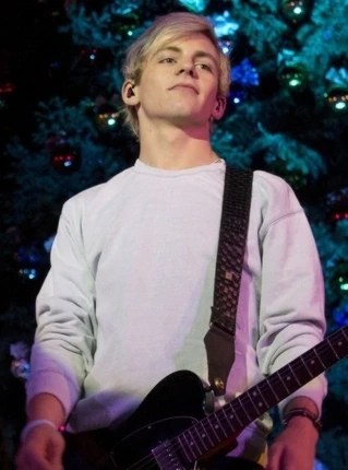 Gambar dia yg free hair dia delete semua takmacam sesetengah artis still . Ross Lynch Austin Ally Wiki Fandom