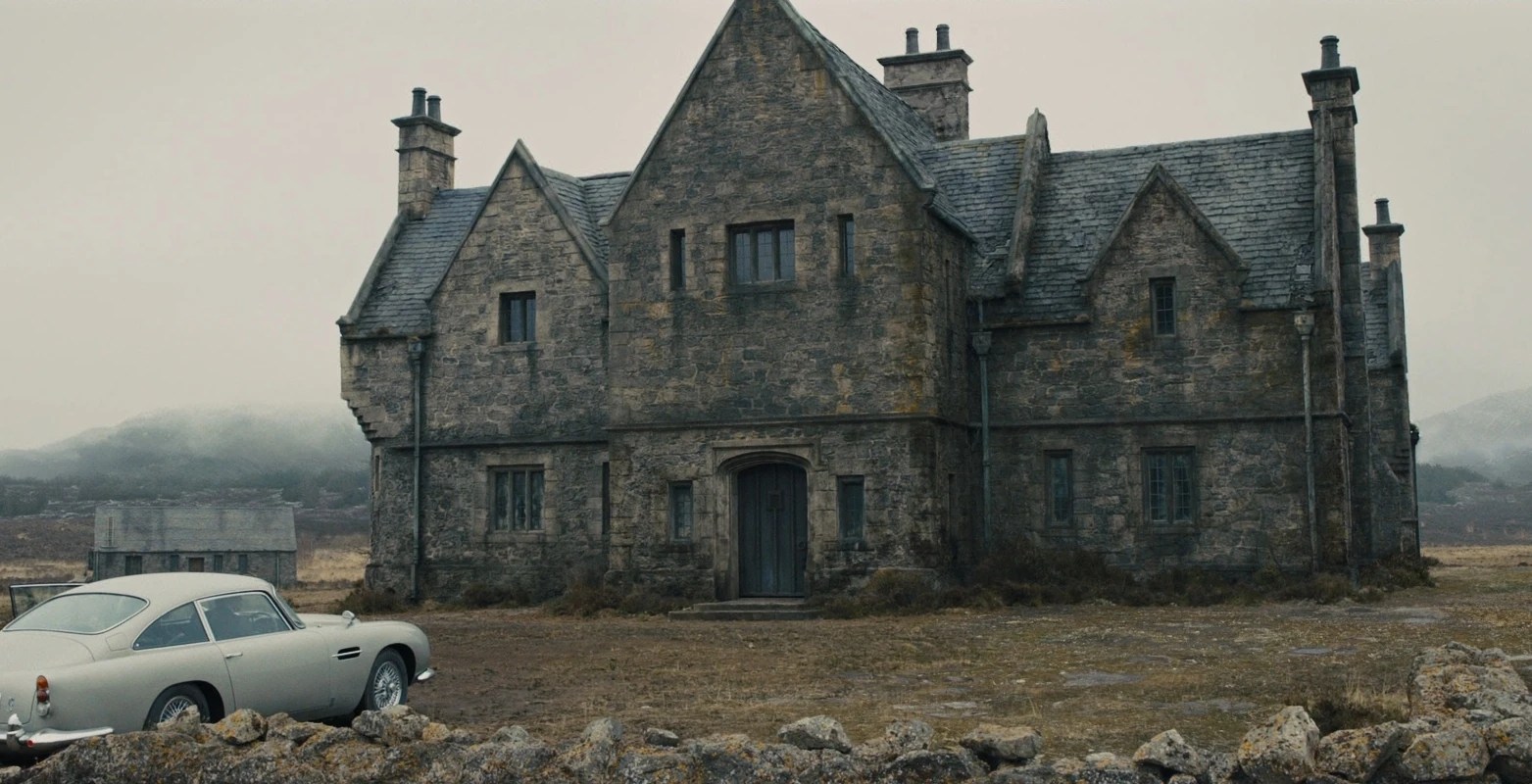 photo Skyfall House James Bond james bond wiki fandom