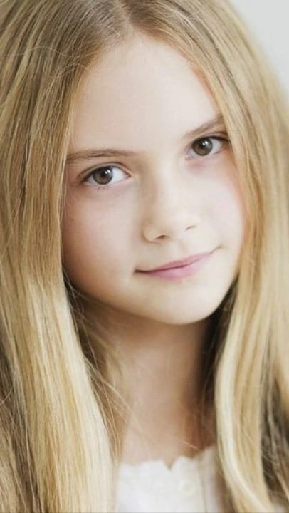 I am not associated with emilia or her management. Emilia Jones House Of Anubis Wiki Fandom