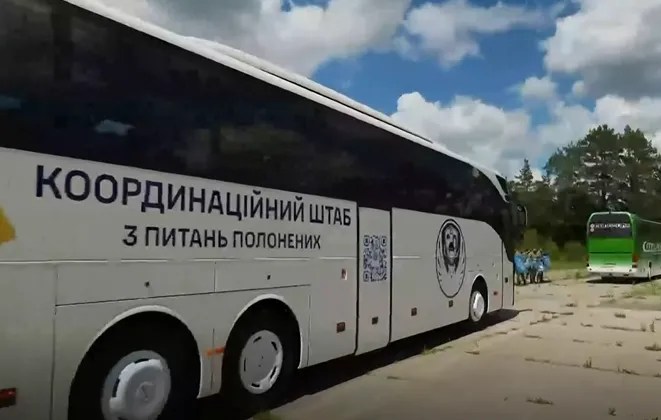 185 Ukrainians Return Home in Prisoner Exchange