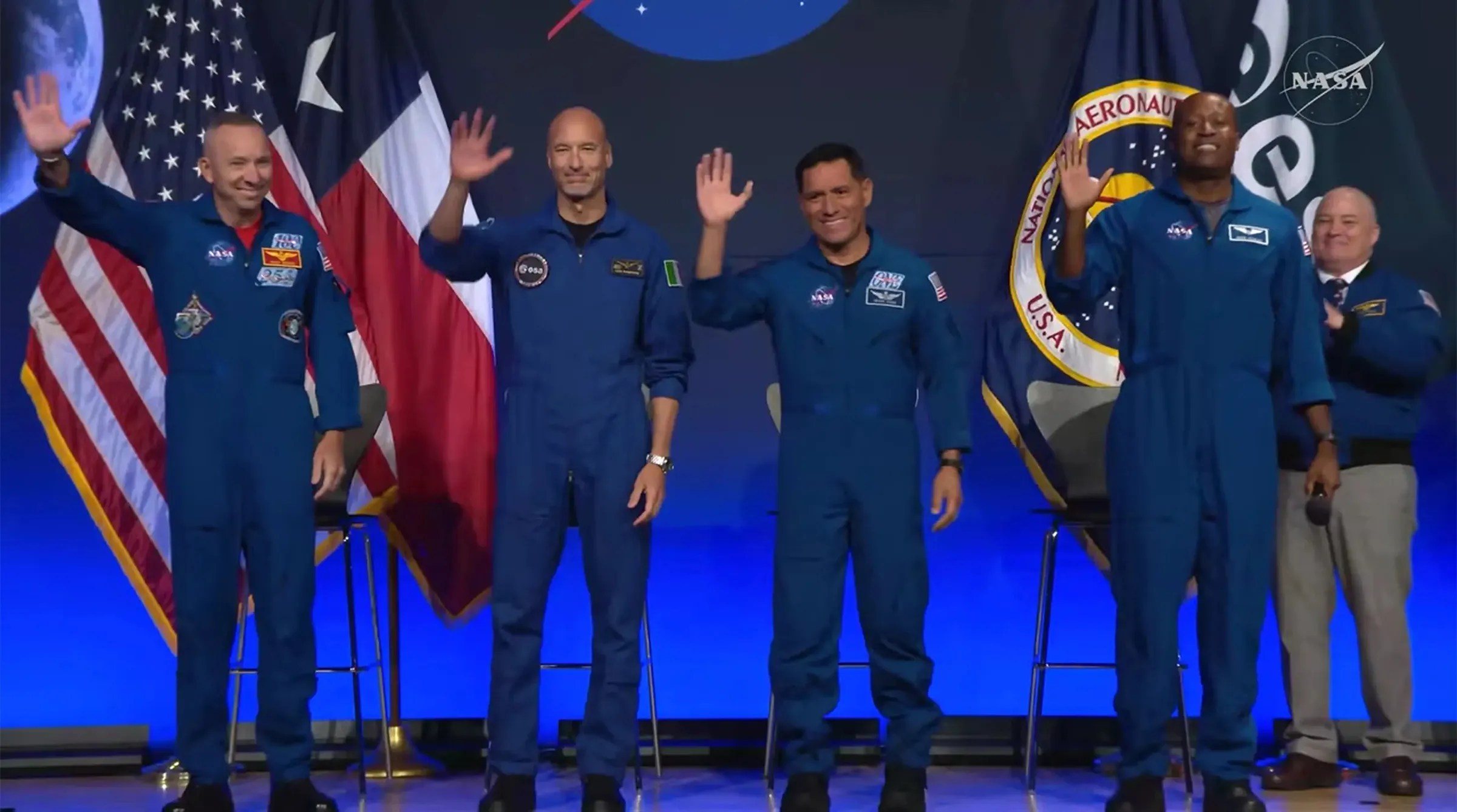 NASA Unveils 4 Astronauts to Fly on Artemis III Mission