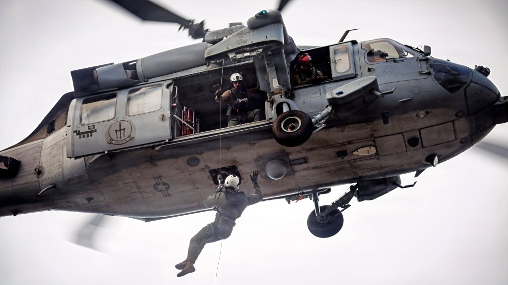 Navy MH-60S Helicopter Makes Emergency Water Landing in Arabian Sea, Crew Member Missing Navy MH-60S Helicopter Makes Emergency Water Landing in Arabian Sea, Crew Member Missing