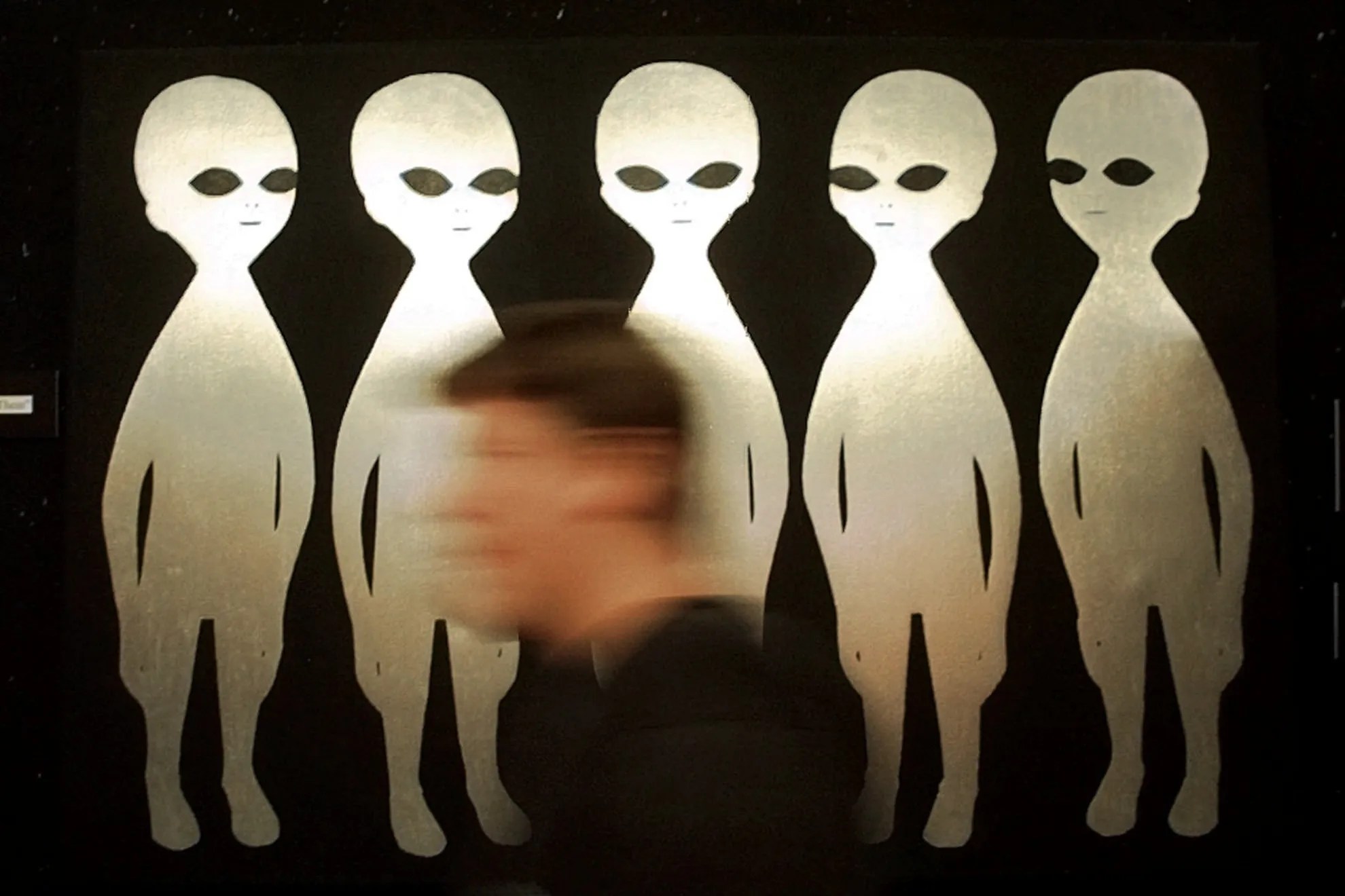 Harvard Professor with Polarizing Alien Theories Is Picked to Lead New White House UFO Council