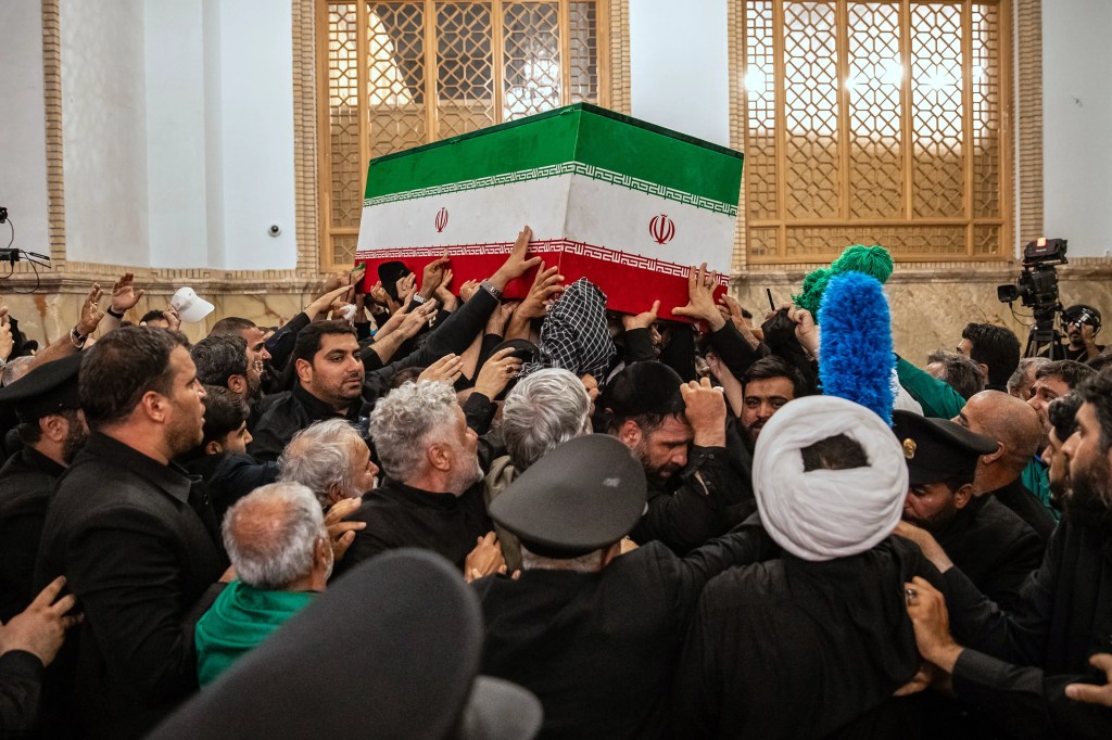 Trump and Iranian Leader Trade Threats as Mediators Try to Save Crumbling Deal Trump and Iranian Leader Trade Threats as Mediators Try to Save Crumbling Deal