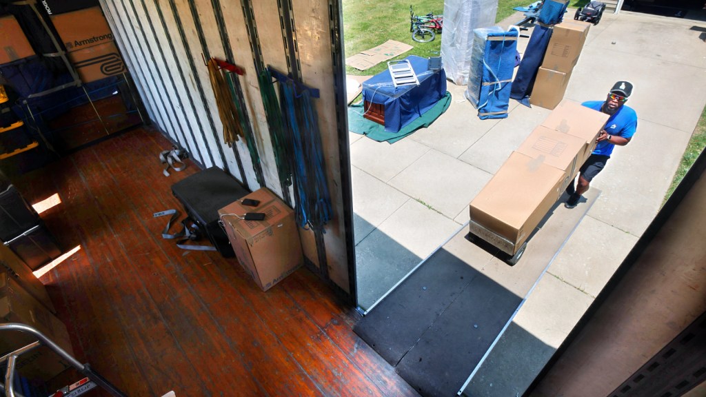Still PCSing? Don’t Forget These Tips to Protect Your Money and Your Move.