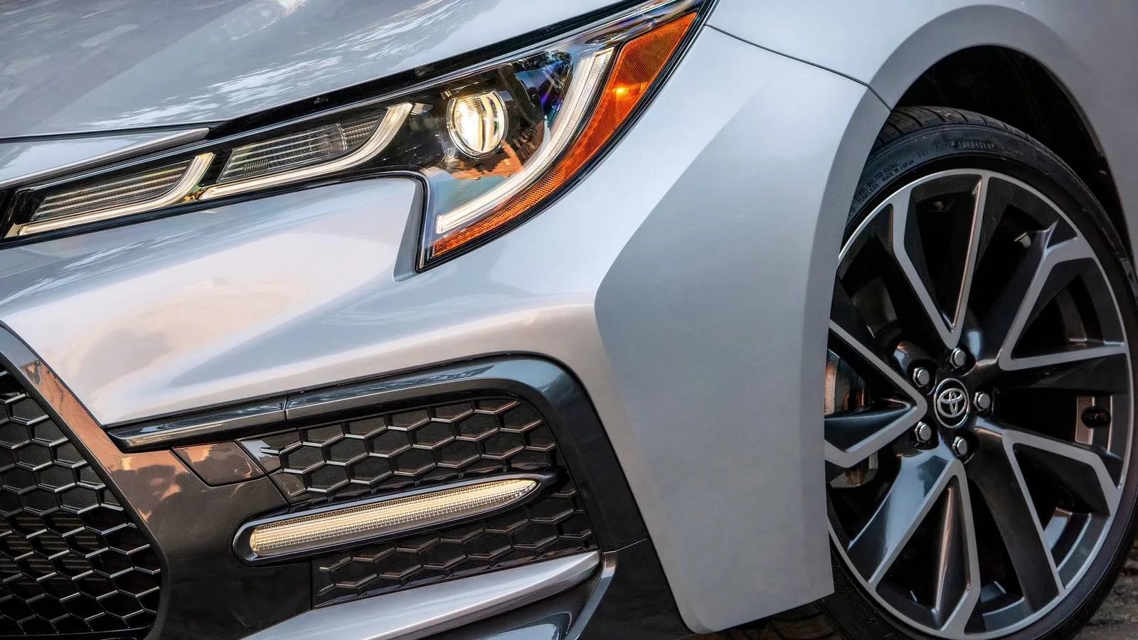 Unpacking America’s Obsession with Bland Car Colors