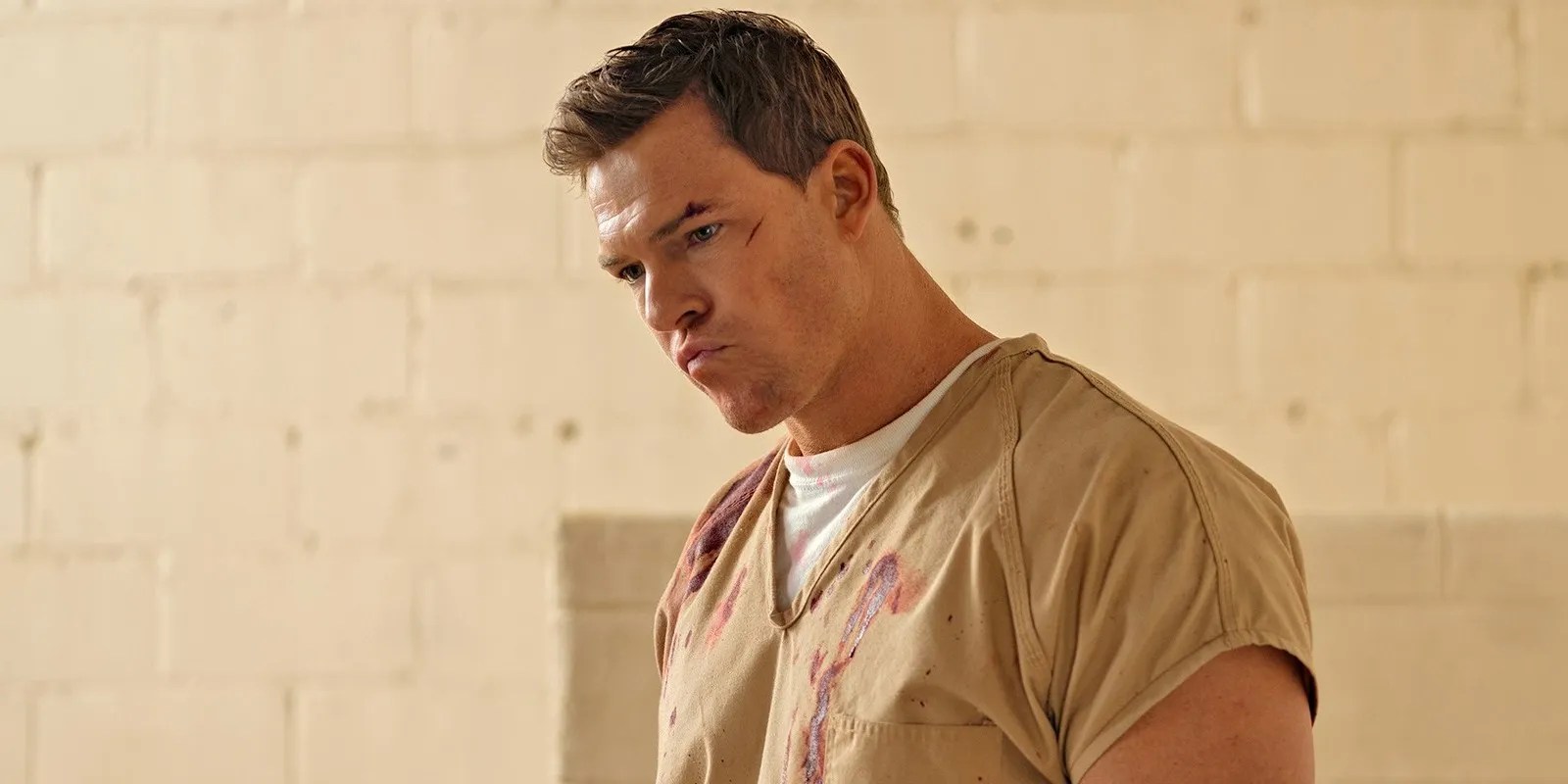 Inexperienced Berets Critique Reacher’s Arrest Scene Inaccuracies