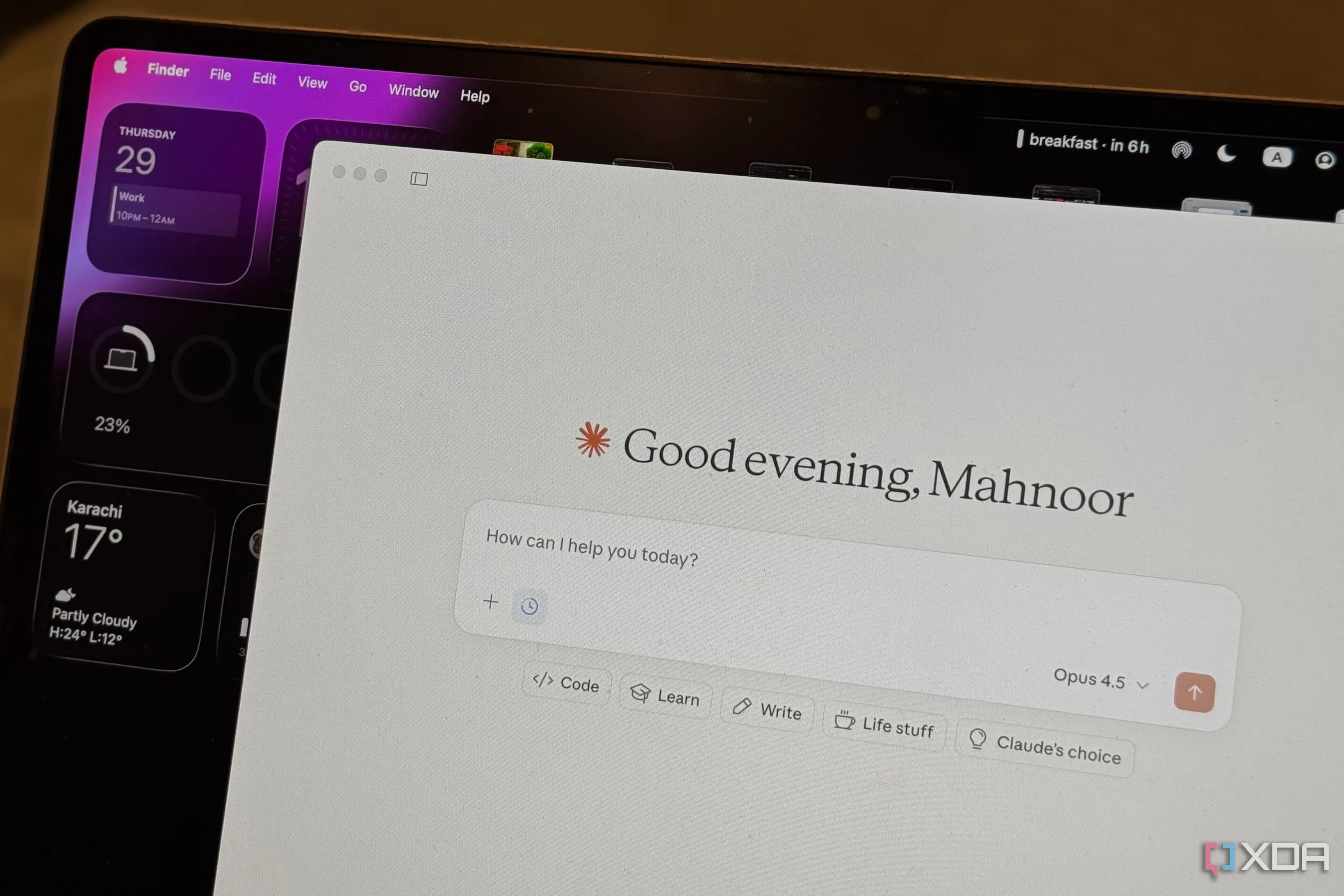 AI Desktop 98 lets you chat with Claude, ChatGPT, and Gemini through a Windows 98-inspired interface