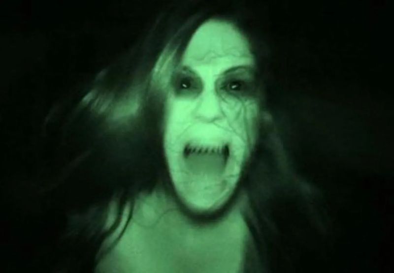 Paranormal Activity Scenes Imdb - Sunset Designs - Gorgeous Retina Collection