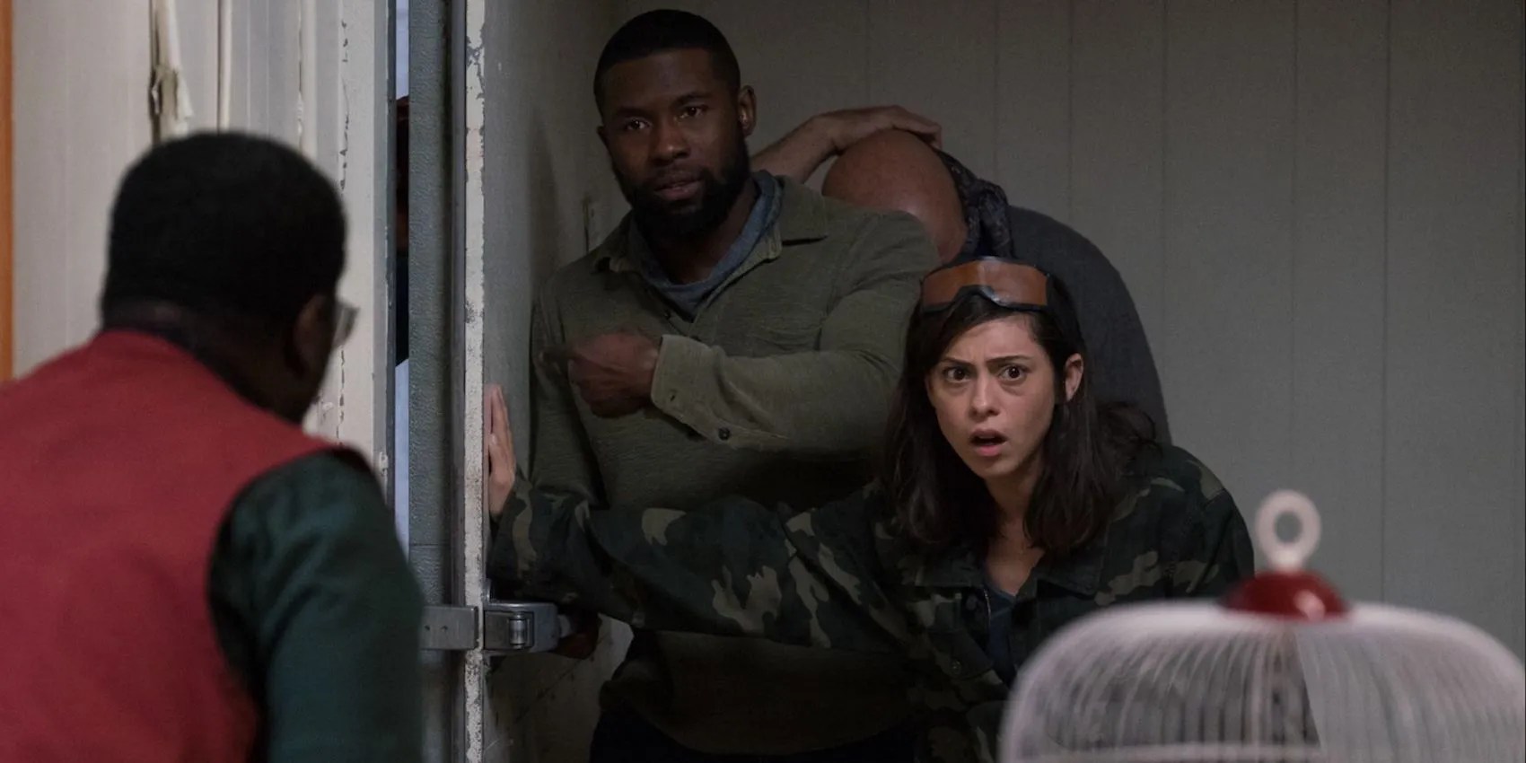 Bird box is a film that revolves around people doing everything they can not to look at the monsters, because the sight of them is . Bird Box 15 Weird Details You Never Knew About The Creature