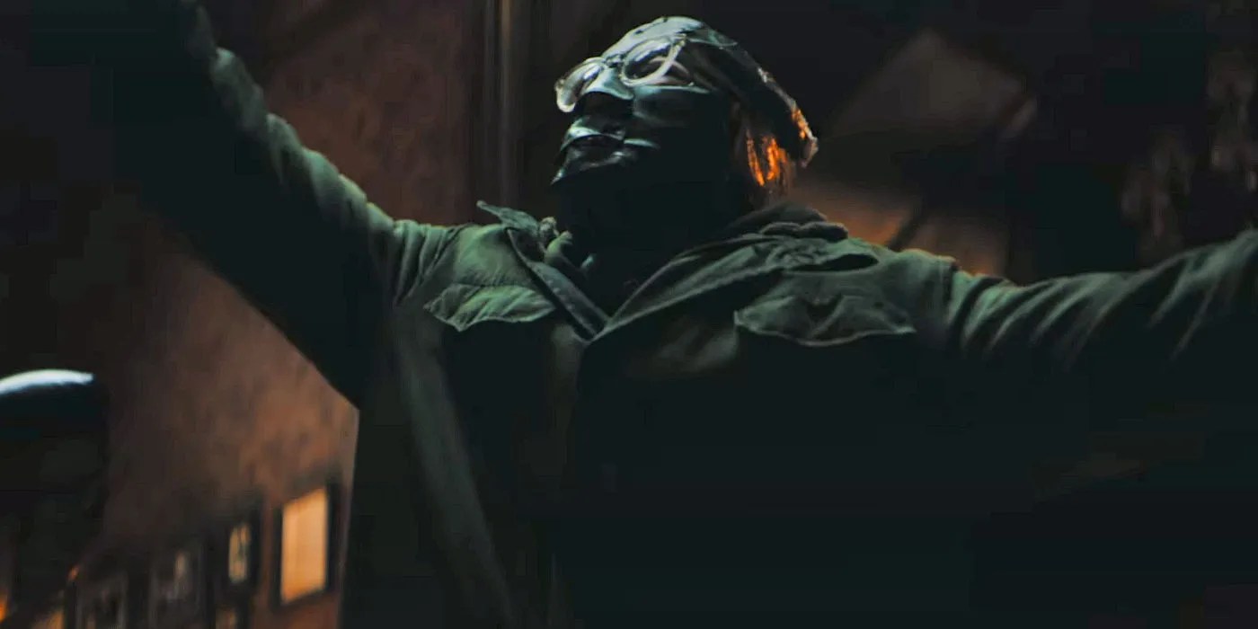 The right scuba mask can completely enhance the experience. The Riddler S Creepy Mask Shown In Fresh Detail In The Batman Images