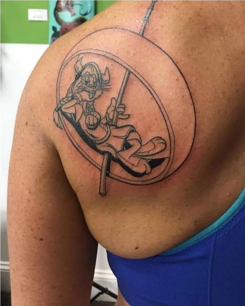 Looney Tunes: 10 Bugs Bunny Tattoos That Any Fan Will Adore 921_x_737_jpg
