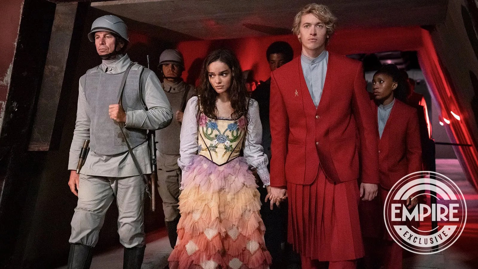 Rachel Zegler S Hunger Games Protagonist Enters The Arena With Snow In Hunger Tw 