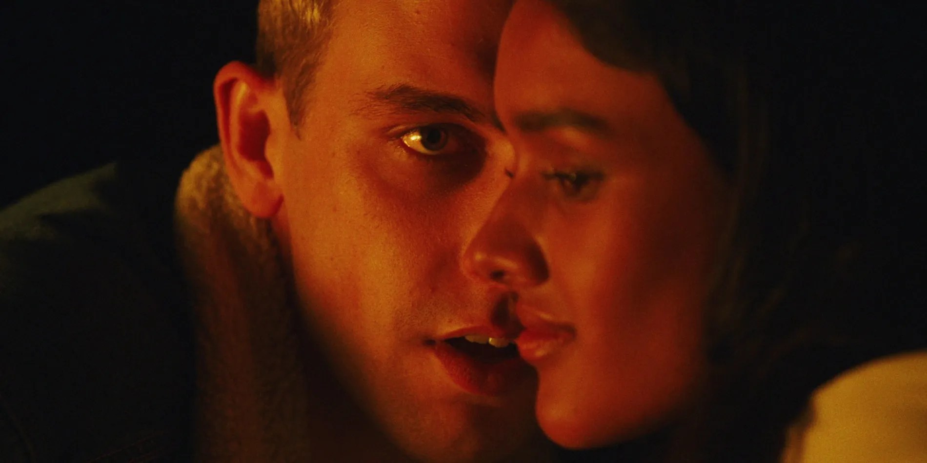 Cameron Diaz & Jamie Foxx Have Fun In A Spy Film That Succeeds At Doing The Bare Minimum