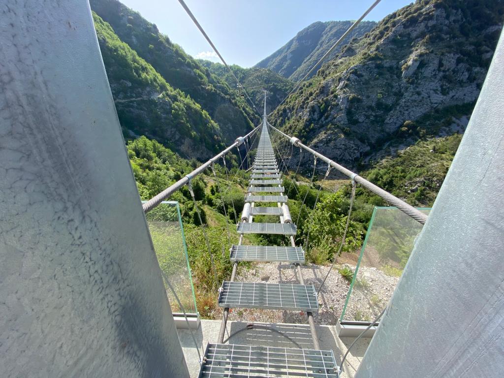 Ponte più lungo al mondo, in italia c'è quello tibetano che si trova in piemonte nei pressi di torino. Il Ponte Tibetano Piu Lungo Del Mondo E In Basilicata Dove Viaggi