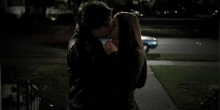 pix Damon And Elena First Kiss Season 3 screen rant