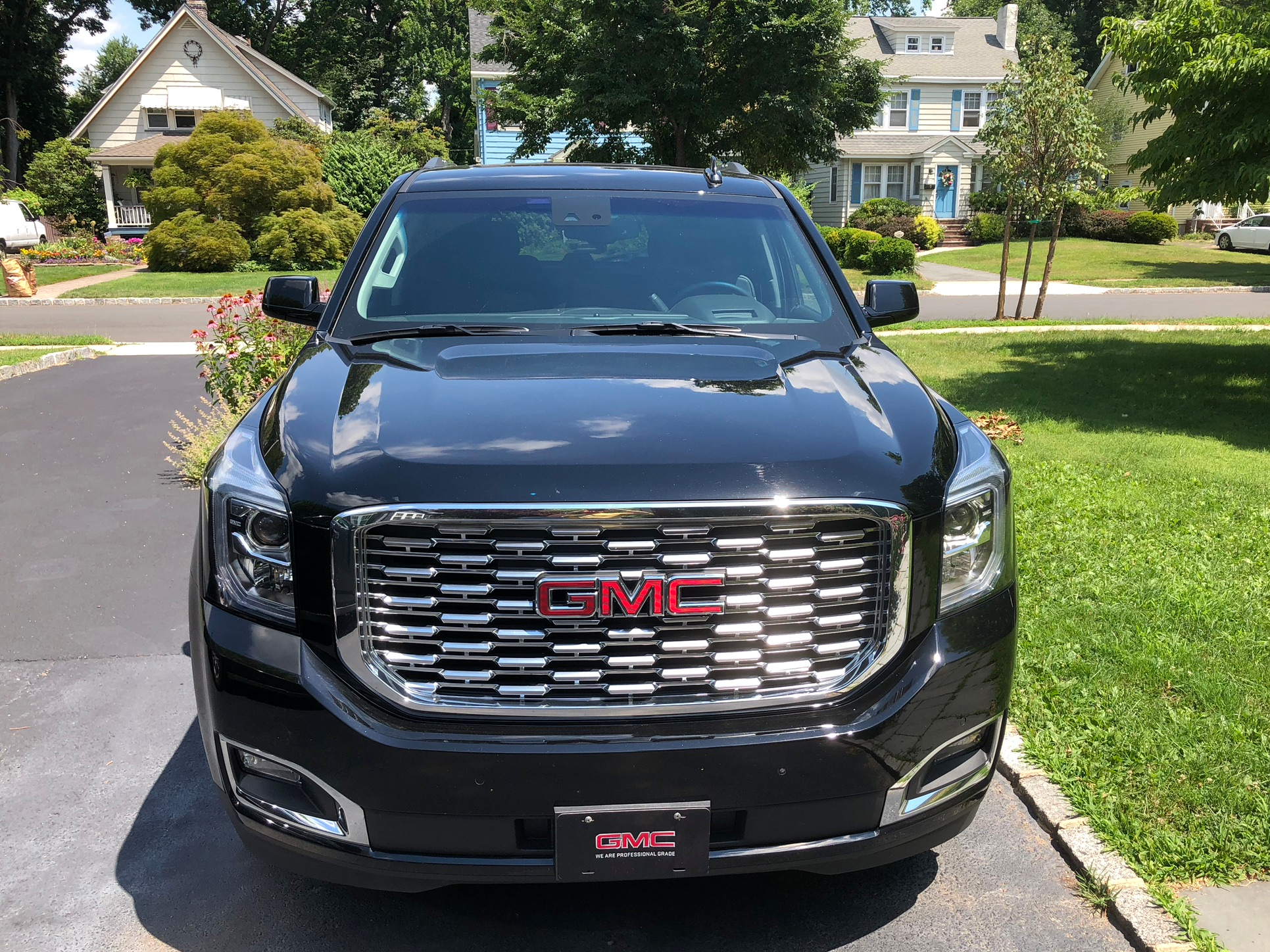 I Drove A 77 000 Gmc Yukon Denali To See If The Huge Suv Is