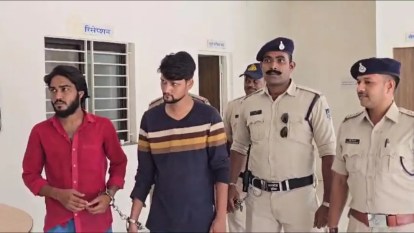 Khandwa News: दगाबाज दोस्त! प्लानिंग कर यार की गाड़ी से निकलवाए लाखों रुपये, अब पहुंच गया जेल Traitor friend planned and got lakhs of rupees taken out from the trunk of his friend's scooty