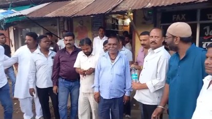 Damoh: नगर पालिका अध्यक्ष के समर्थन में कांग्रेस पार्षदों का शक्ति प्रदर्शन, कहा- कलेक्टर को देंगे समर्थन पत्र Damoh Congress councilors show their strength in support of Municipal President