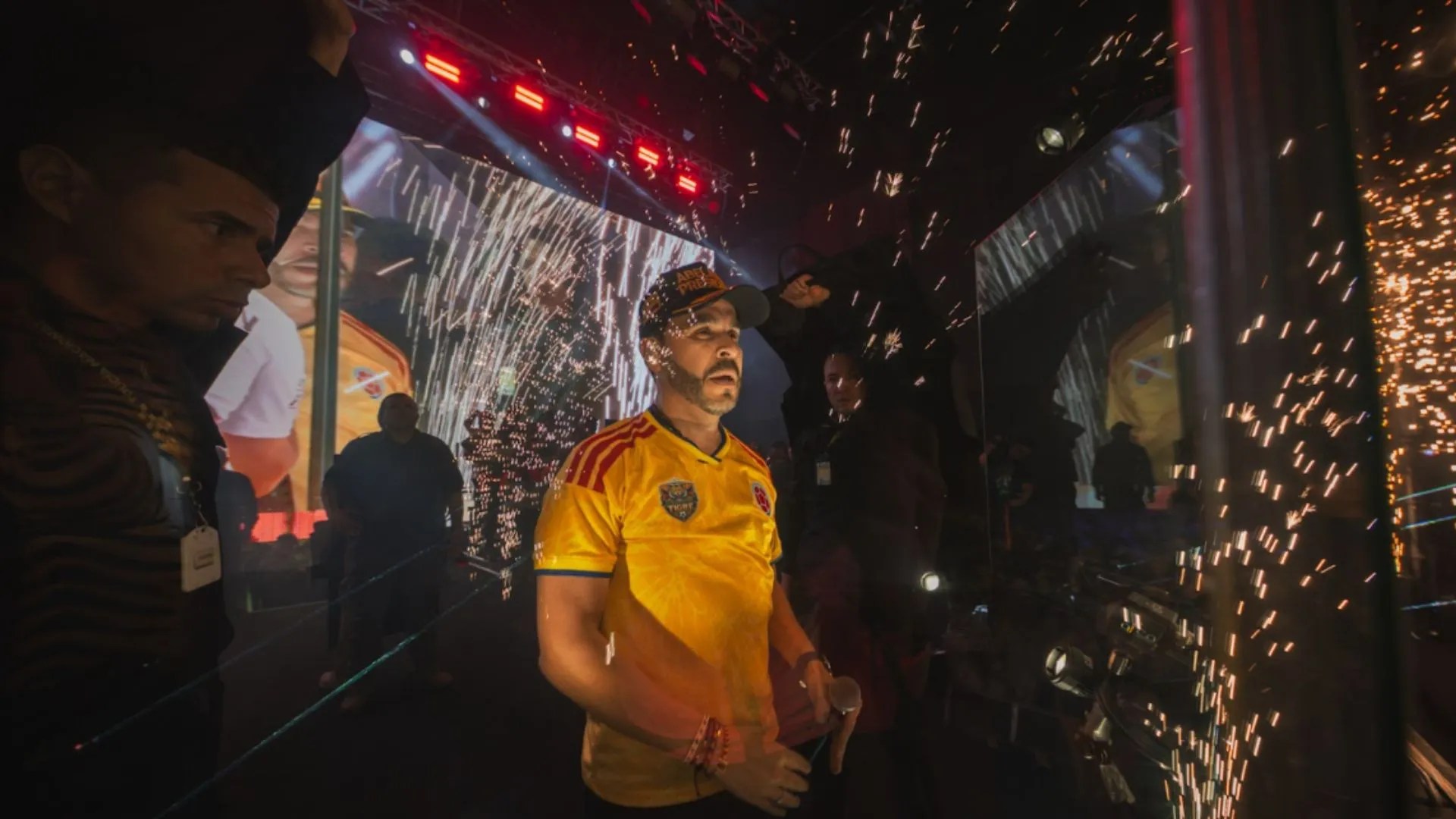 ¡Explosión! Abelardo De La Espriella sacudió Barranquilla con un cierre de campaña masivo 4 ¡Explosión! Abelardo De La Espriella sacudió Barranquilla con multitudinario cierre de campaña