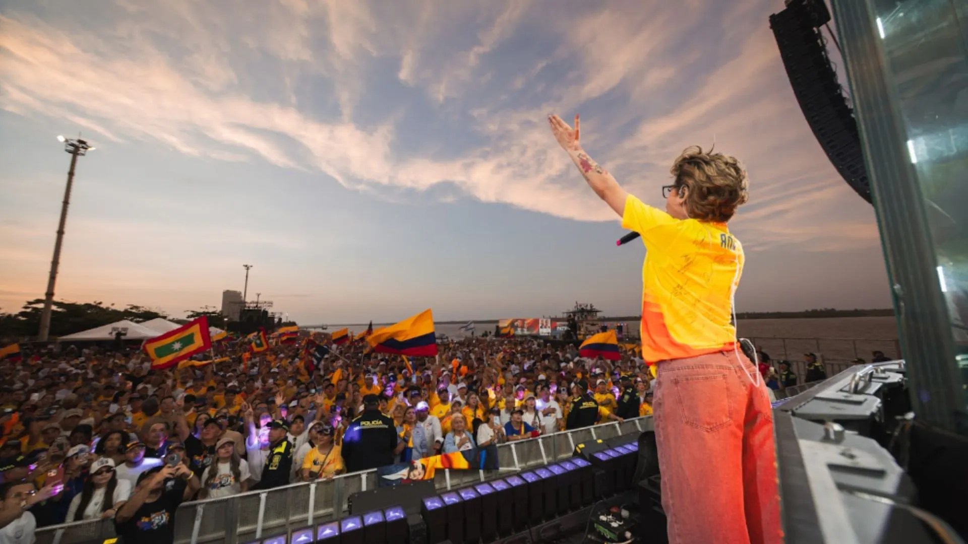 ¡Explosión! Abelardo De La Espriella sacudió Barranquilla con multitudinario cierre de campaña 6 ¡Explosión! Abelardo De La Espriella sacudió Barranquilla con multitudinario cierre de campaña
