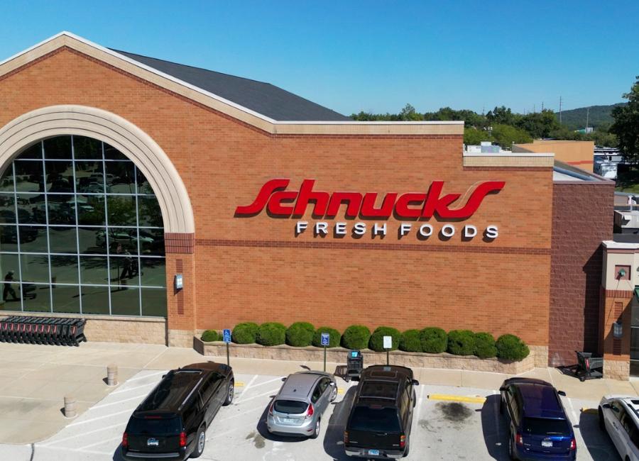 Schnucks grocery store exterior