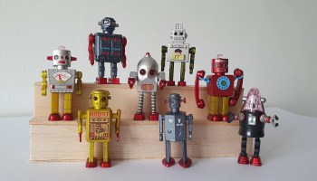 Mini Retro Robot Sculptures from BethsTinyThings.