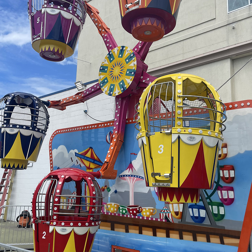 Balloon Wheel at Steel Pier