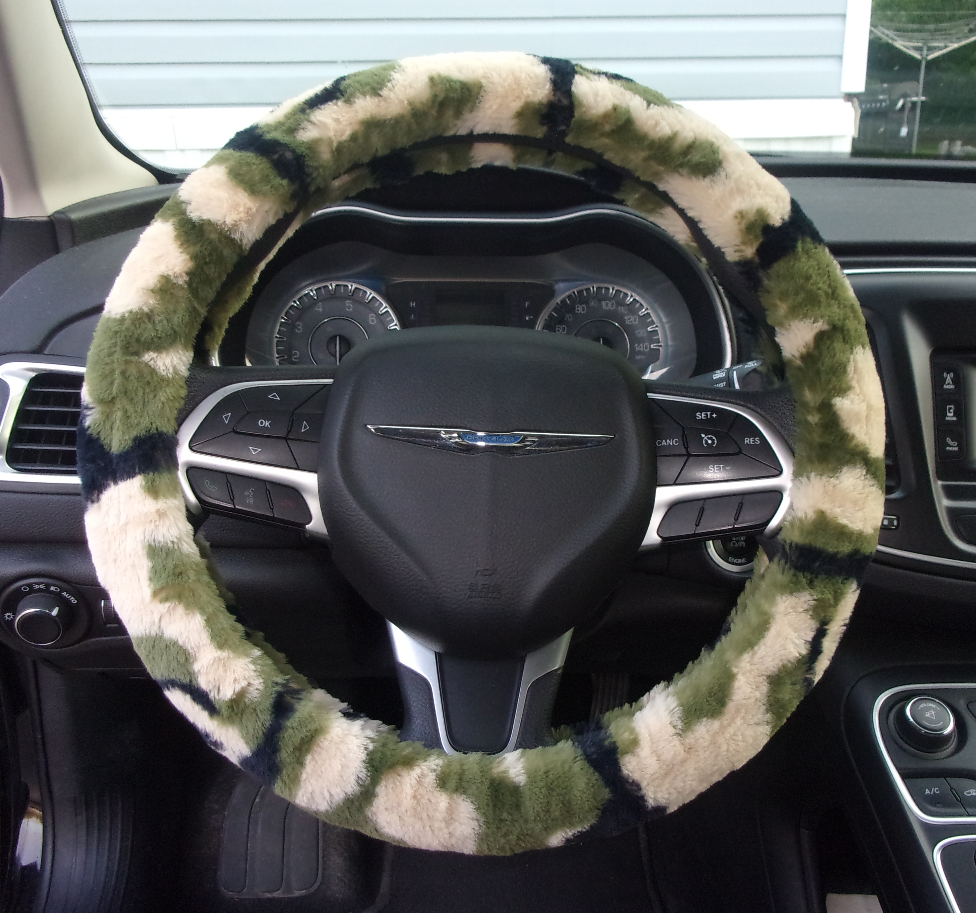 Luxe Cuddle® Army Camo | Steering Wheel 