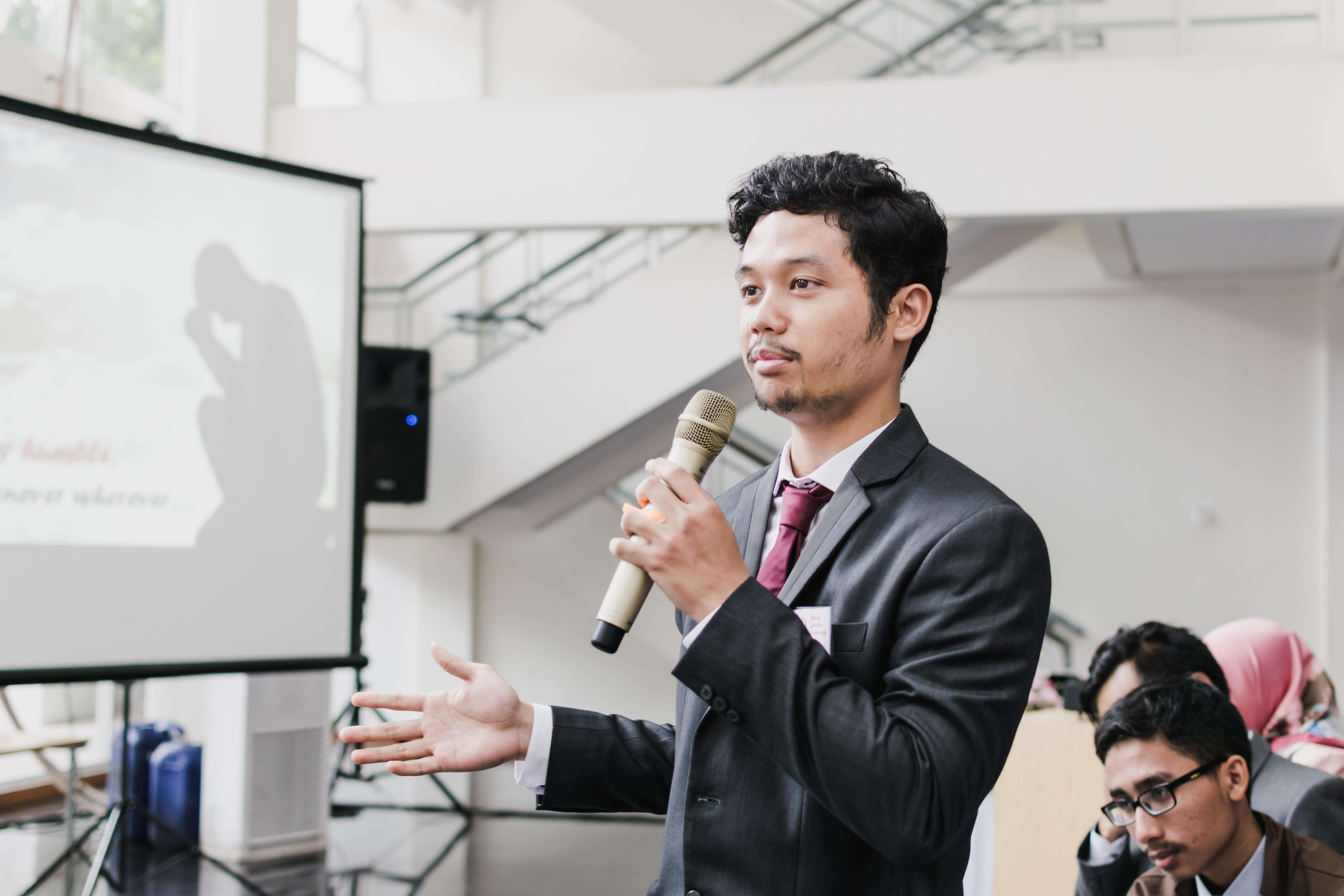 Corak sastra angkatan ini lahir sejak bangsa jepang menjajah indonesia pada tahun 1942 . Foto Wawancara Skripsi - Ide Judul Skripsi Universitas
