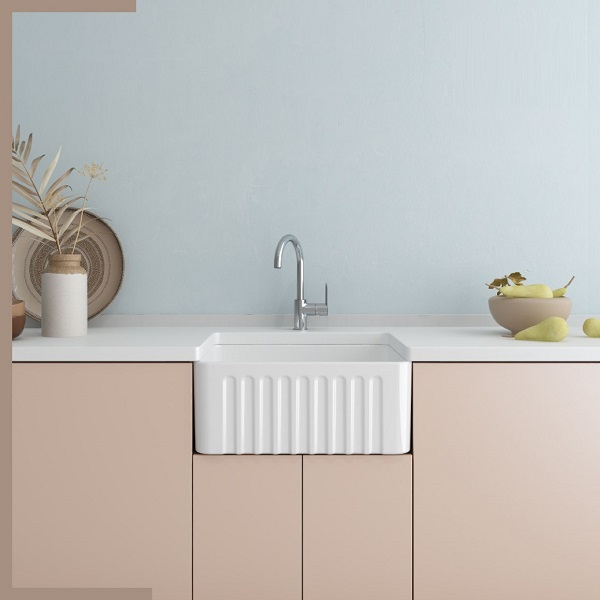 Kitchen fireclay farmhouse sink