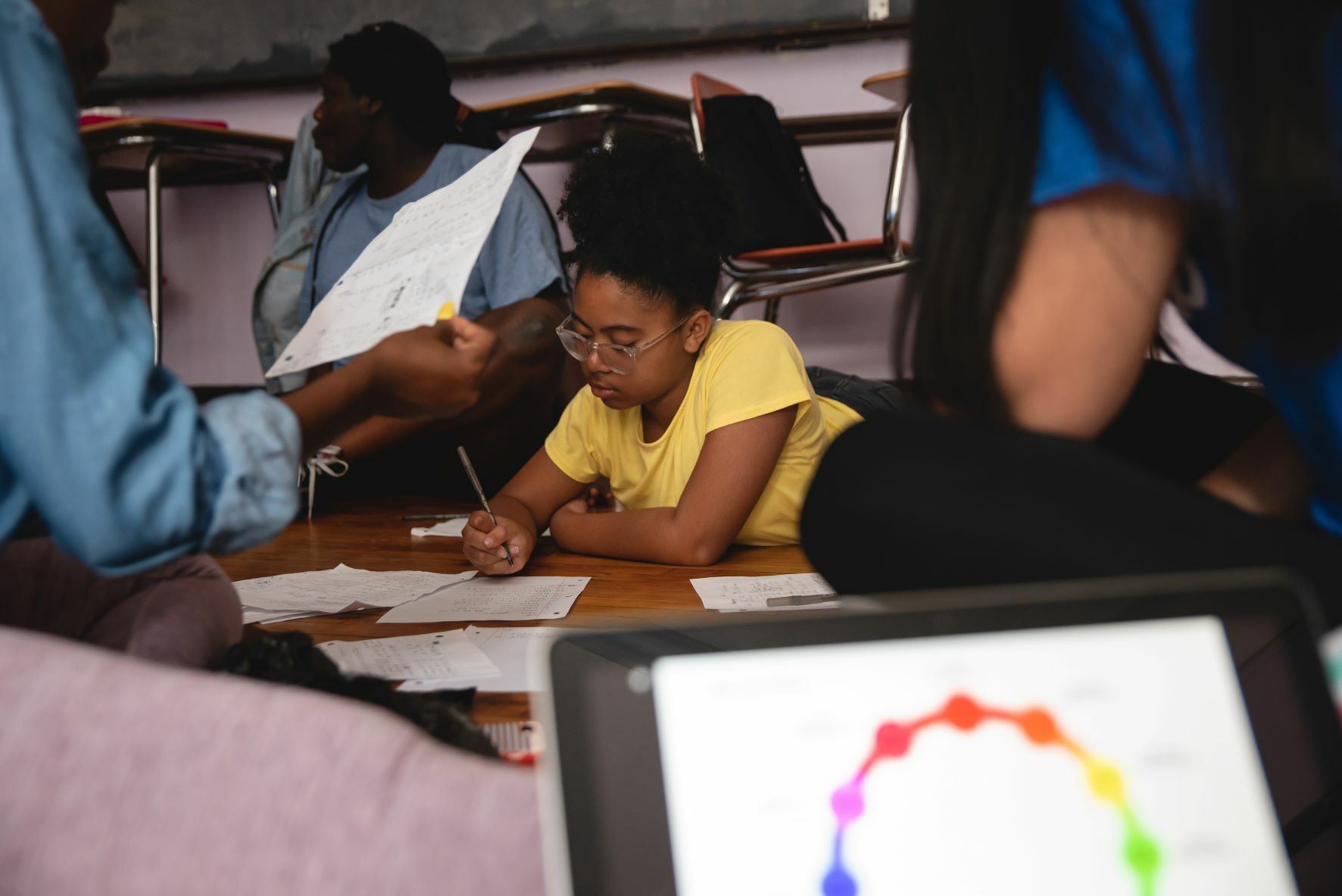 Students Stem From Dance - Premium HD Gradient Patterns | Free Download