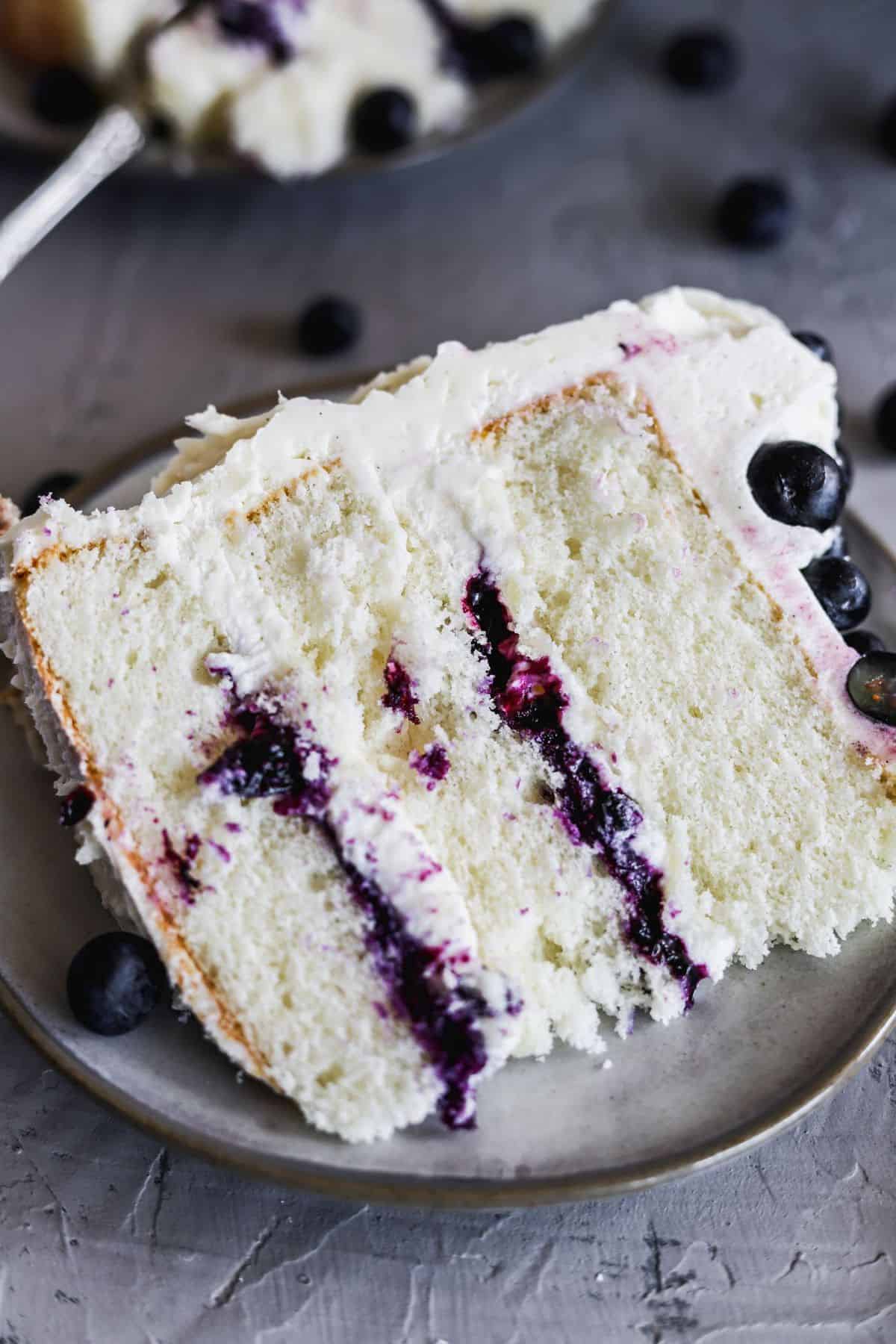 images White Cake With Blueberry Filling blueberry jam and cream cake