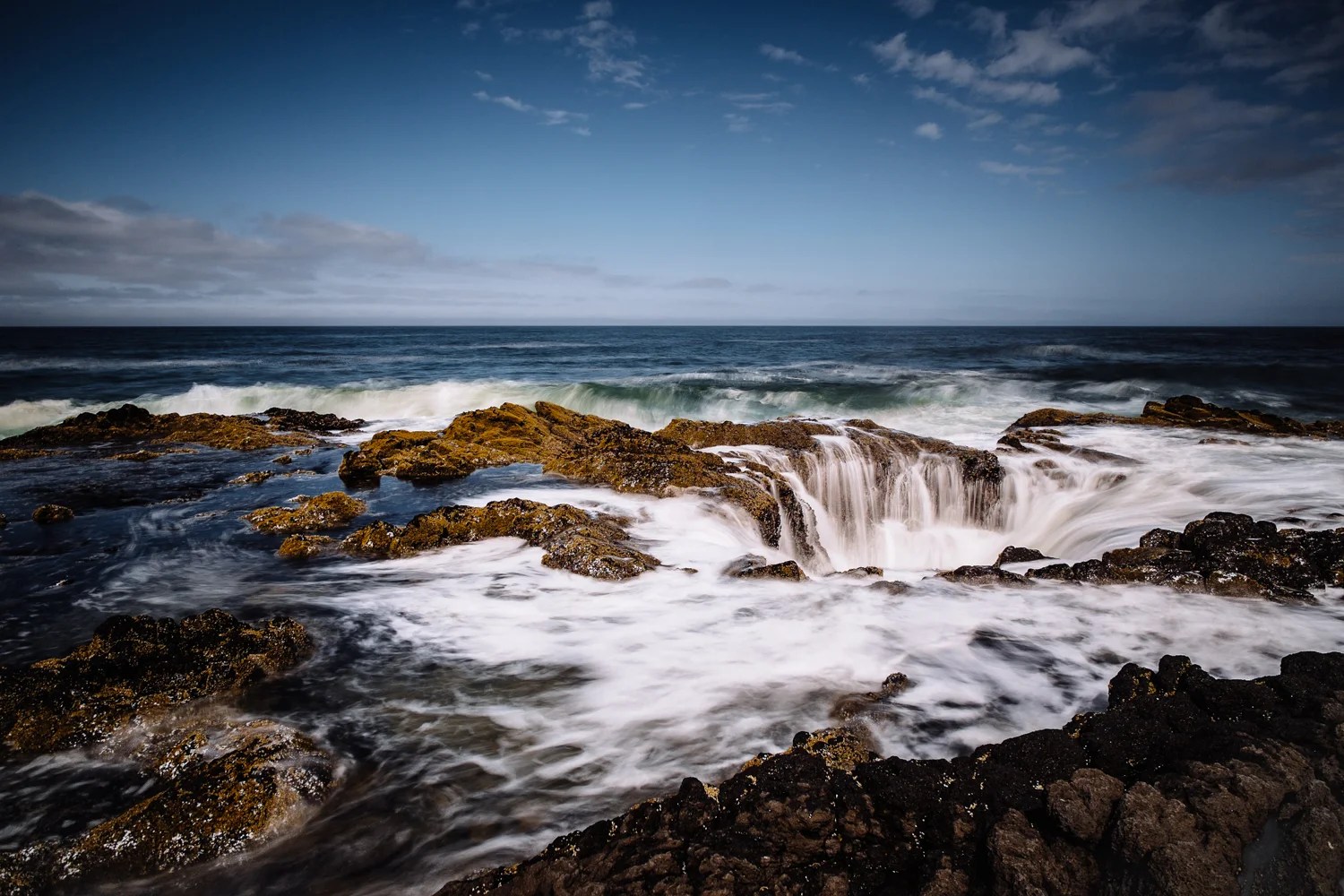 Another image of Thor's Well, X-Pro1 and XF 14mm.